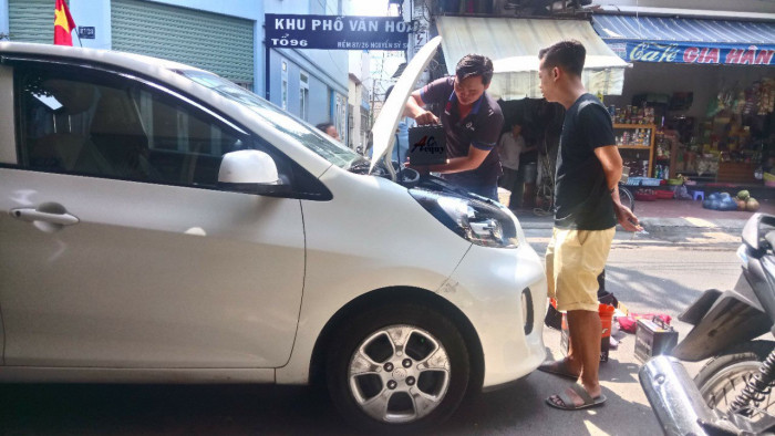 cứu hộ ắc quy tận nơi